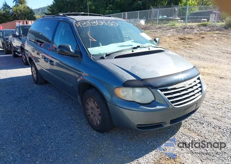 2005 Chrysler Town & Country Lx from USA, damaged, VIN 2C4GP44R05R355192